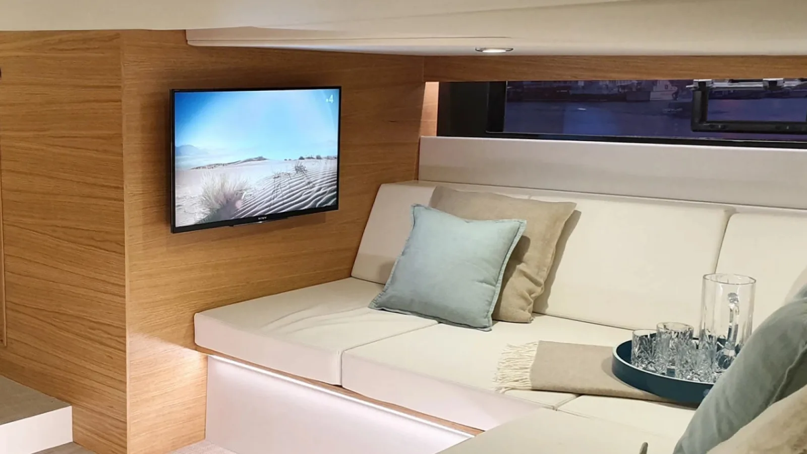 Bestboats DE ANTONIO YACHTS D42 OPEN Shiraz – Motor Yacht Charter Mallorca