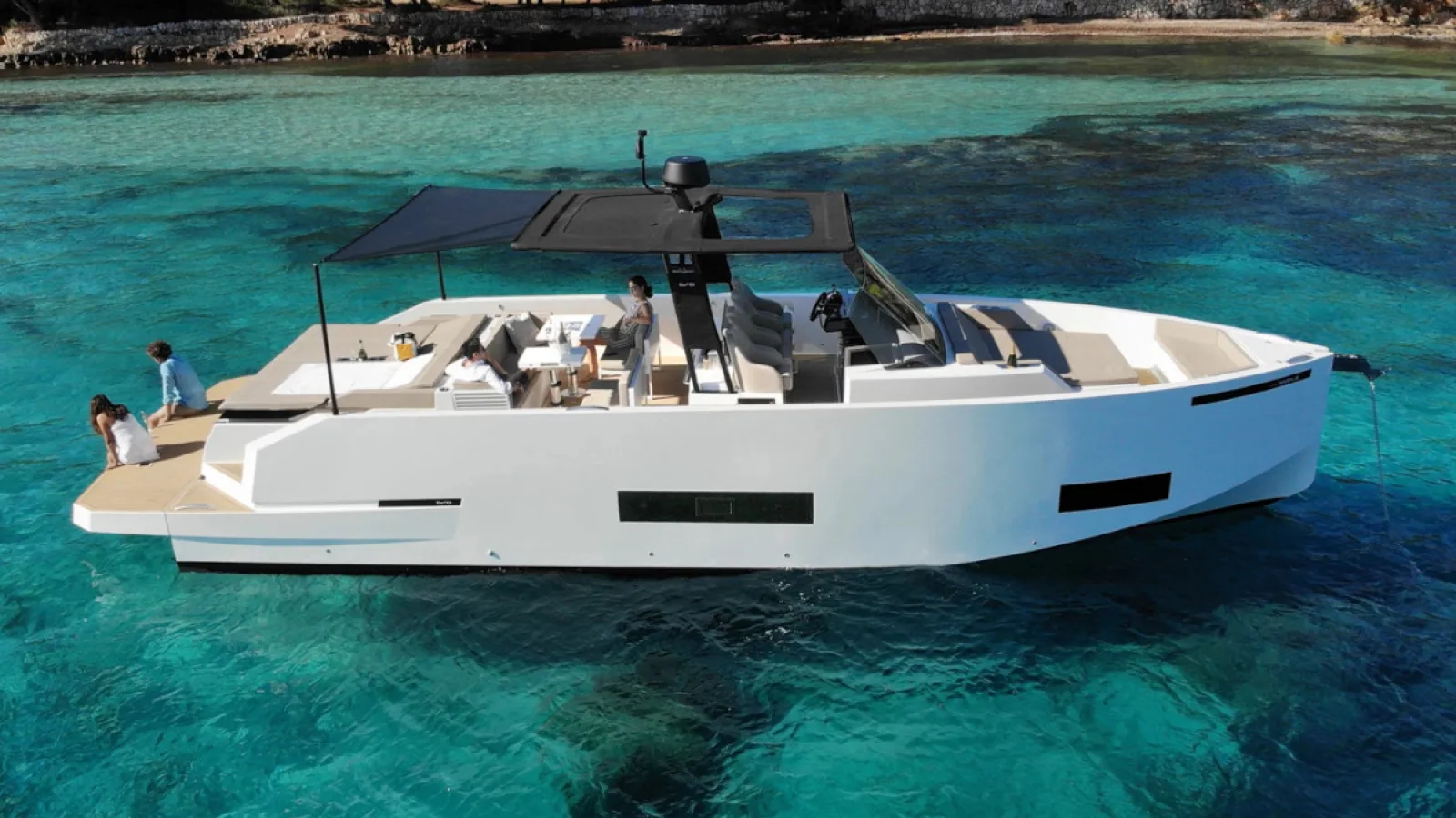 Bestboats DE ANTONIO YACHTS D42 OPEN Shiraz – Motor Yacht Rental Mallorca
