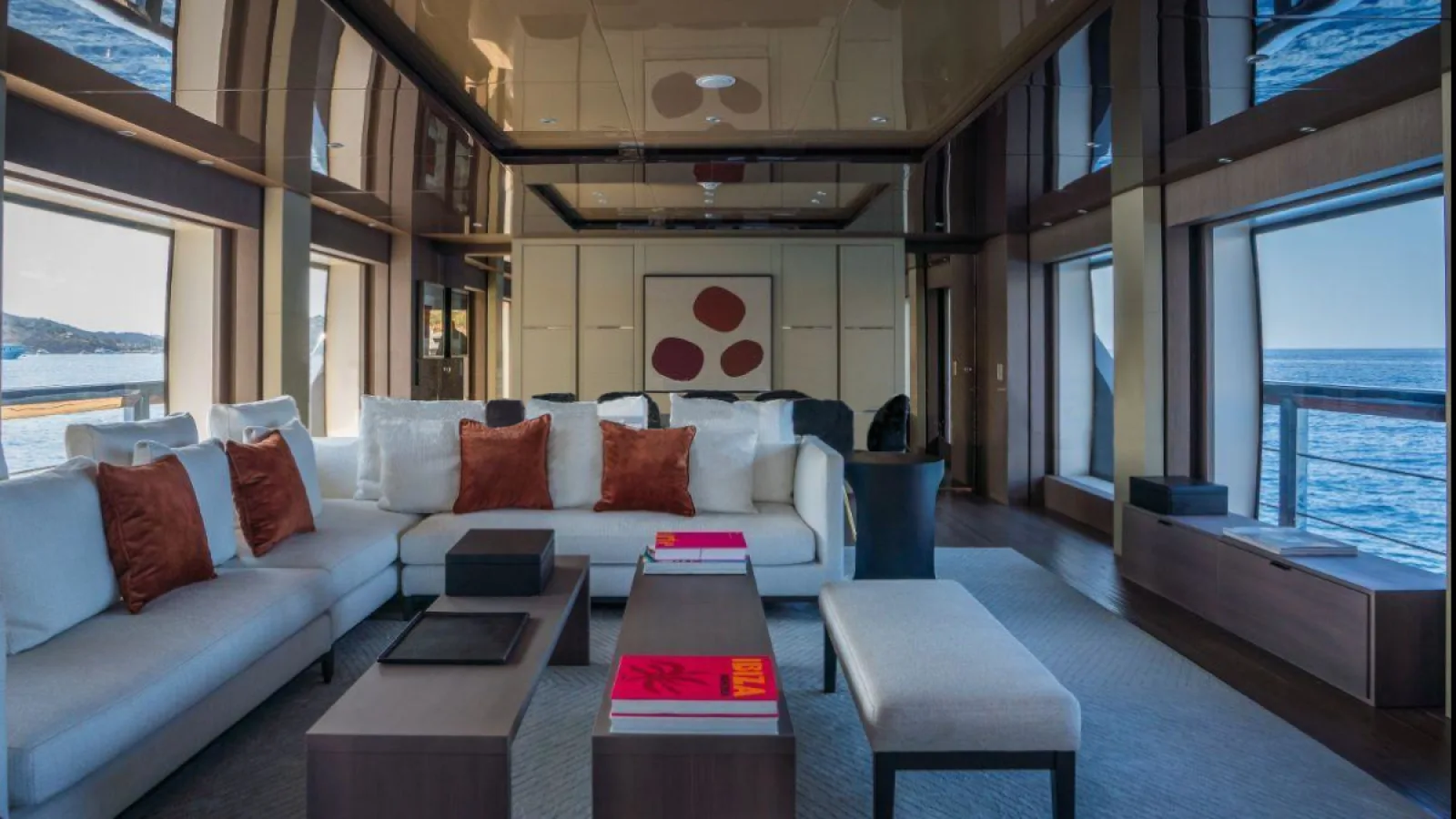 Bestboats FERRETTI CUSTOM LINE 106 Alvium – Luxus Yachtcharter Mallorca