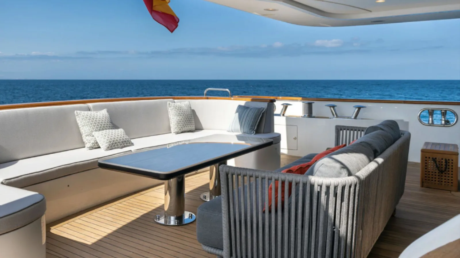 Bestboats BENETTI 37 ELENA NUEVE – Luxusyacht chartern Mallorca