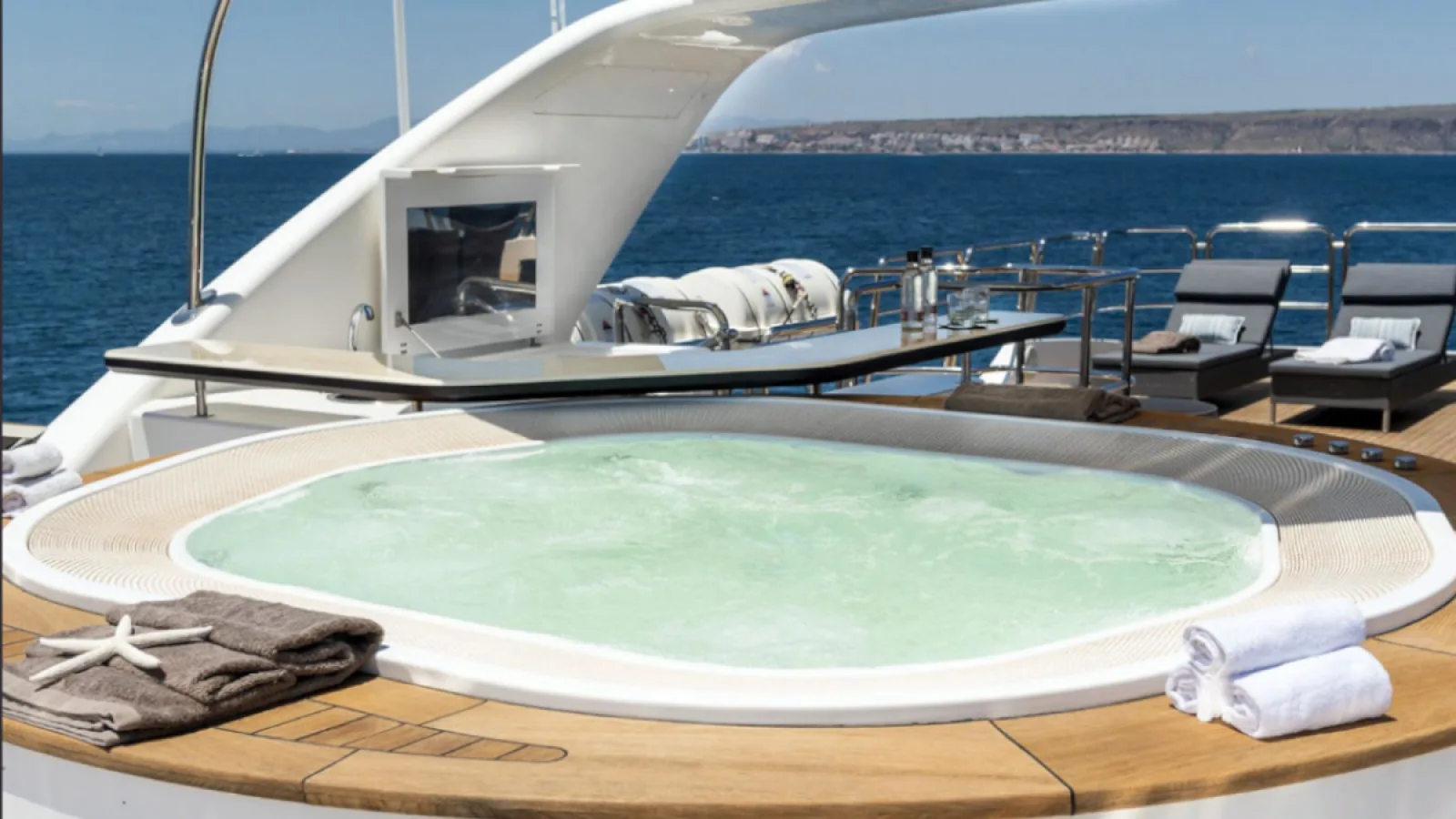 Bestboats BENETTI 37 ELENA NUEVE – Luxusyacht mieten Mallorca