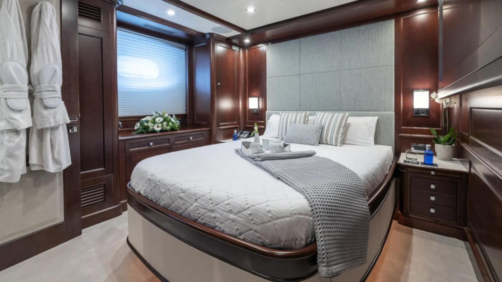Bestboats BENETTI 37 ELENA NUEVE – Luxusyacht mieten Mallorca