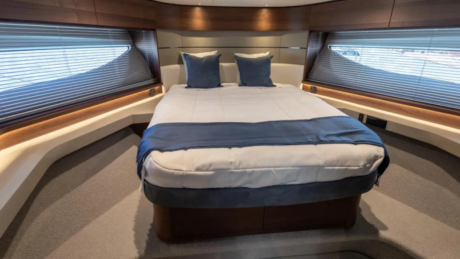 Bestboats PRINCESS S62 Miss Demeanor – Motor Yacht Rental Mallorca