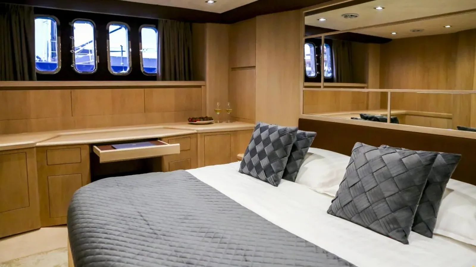 Bestboats PRINCESS 21M CUSTOM 777 – Used Yacht Mallorca