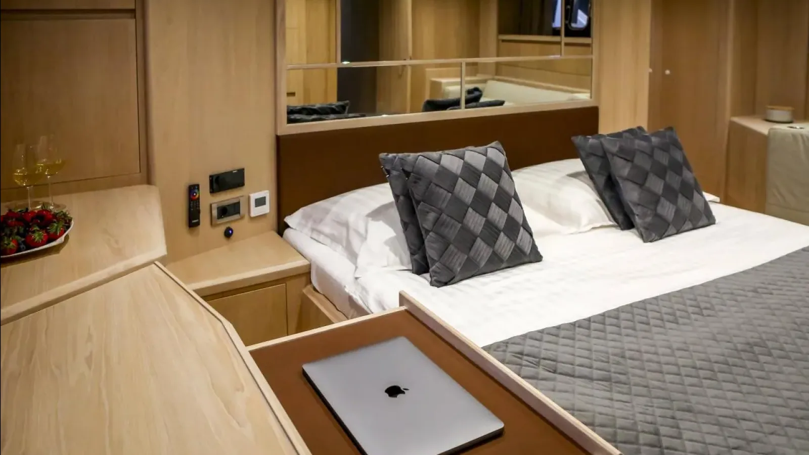 Bestboats PRINCESS 21M CUSTOM 777 – Yacht Sales Mallorca