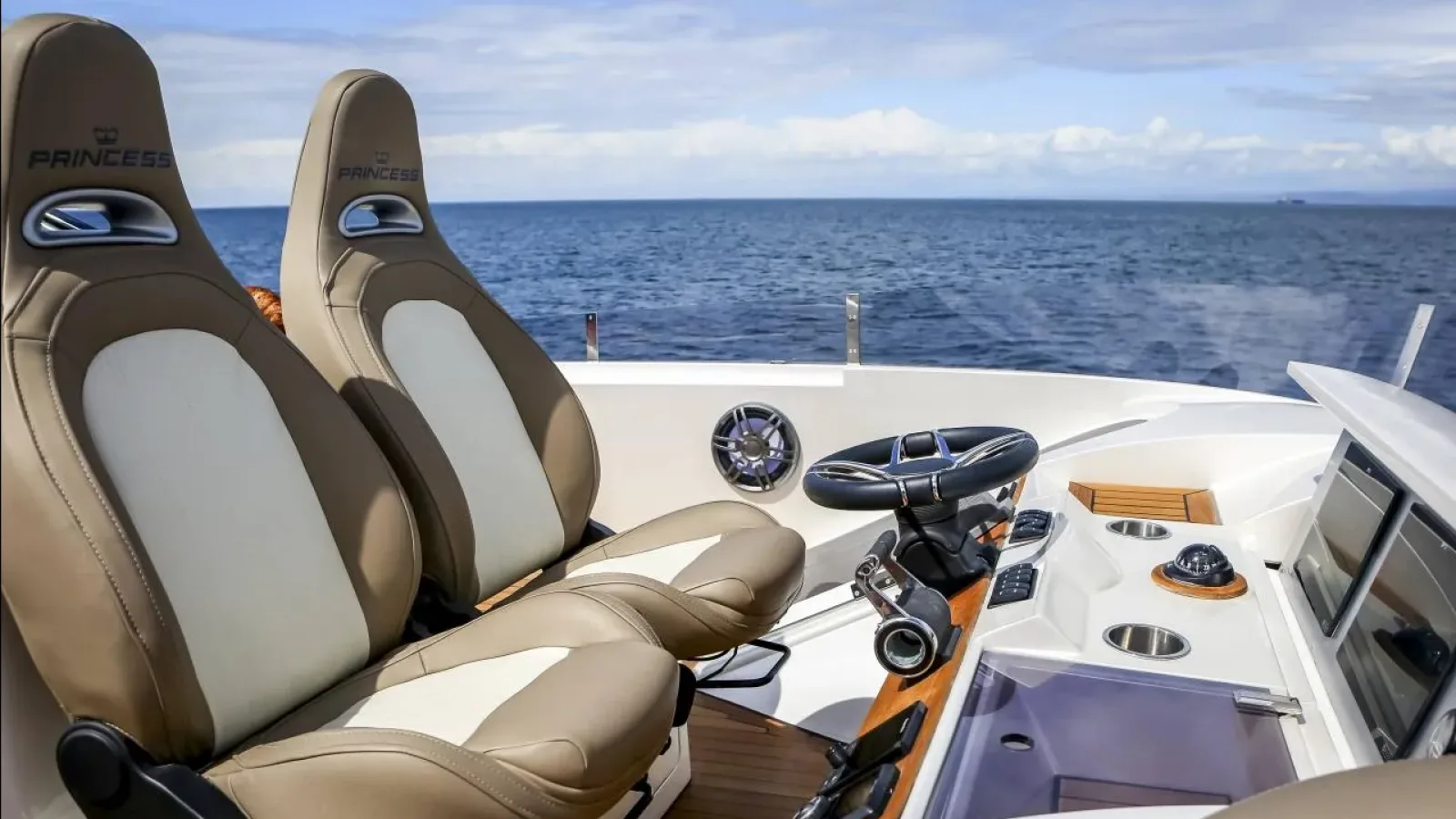 Bestboats PRINCESS 21M CUSTOM 777 – Yacht For Sale Mallorca