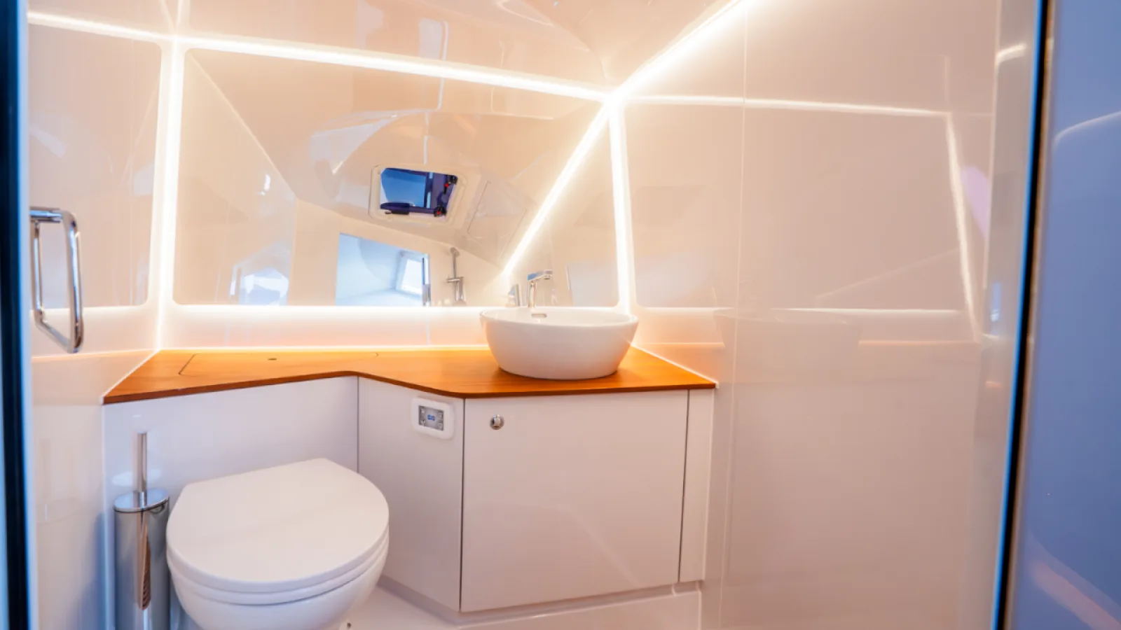 Bestboats FRAUSCHER 1212 GHOST WHITE PEARL – Yacht Sales Mallorca