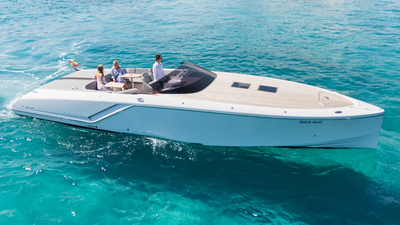 FRAUSCHER 1212 GHOST WHITE PEARL - Charter in Port Adriano