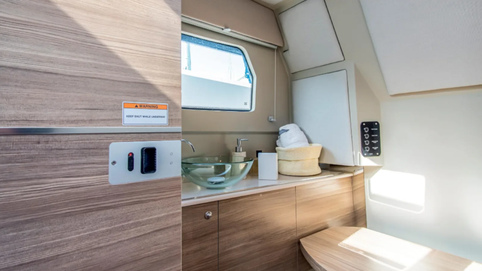 Bestboats SAXDOR 320 GTO HAPPINESS – Motor Yacht Rental Mallorca