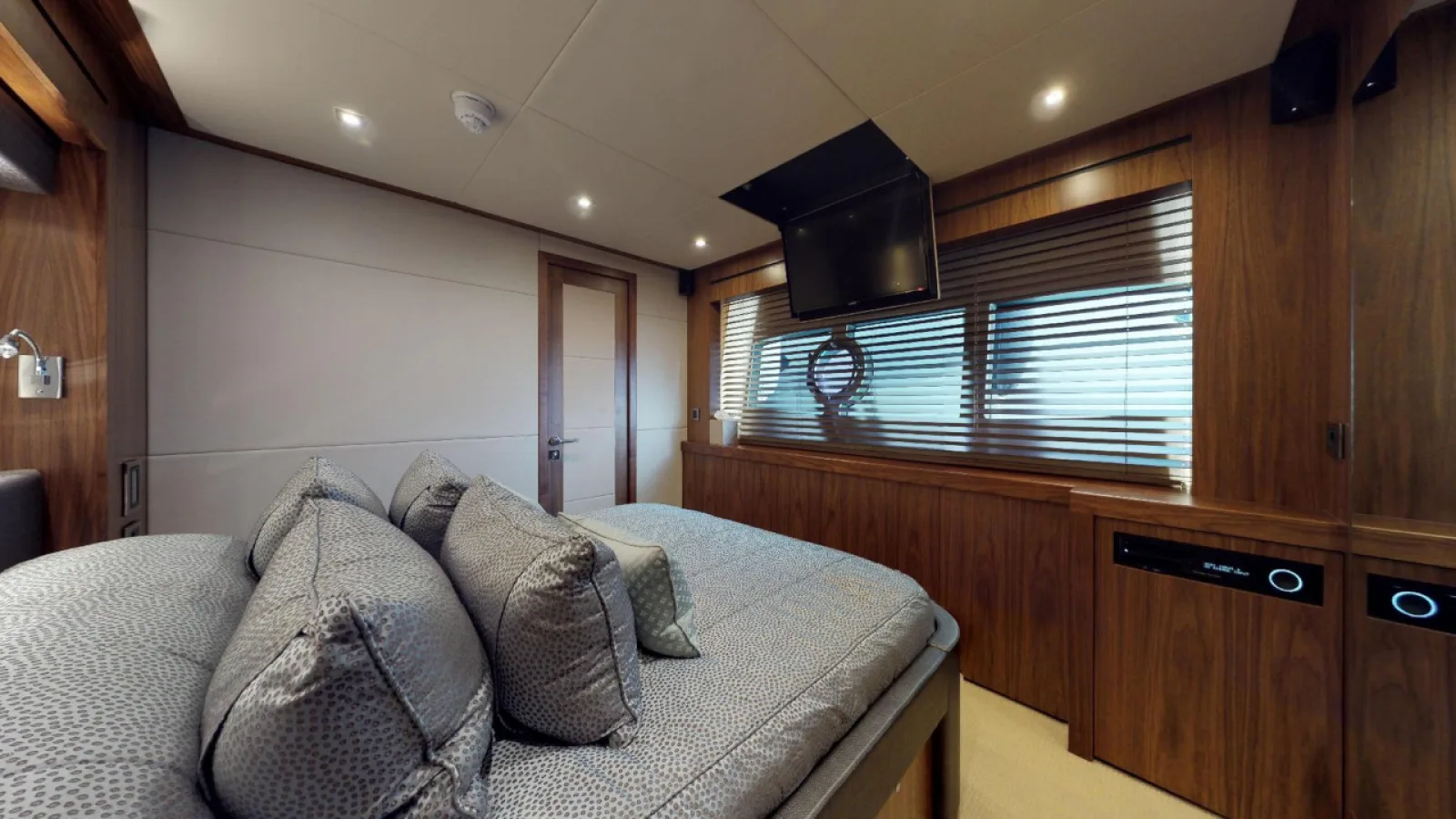 Bestboats SUNSEEKER 28M BEST OF ME – Alquiler Yate Lujo Mallorca