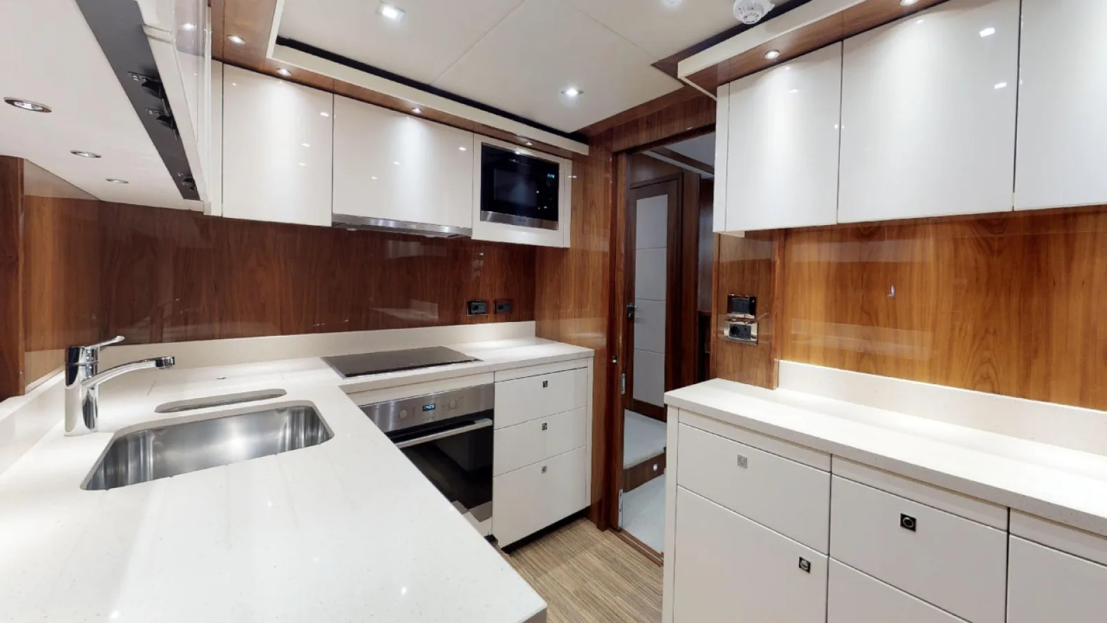 Bestboats SUNSEEKER 28M BEST OF ME – Charter Yate Lujo Mallorca