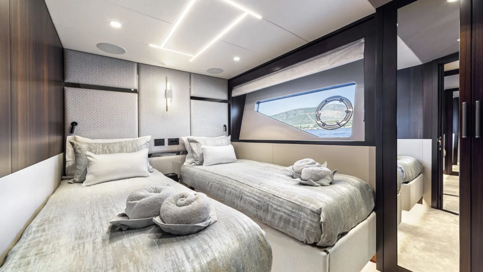 Bestboats SUNSEEKER 88 JUNIOR – Private Yacht Mallorca
