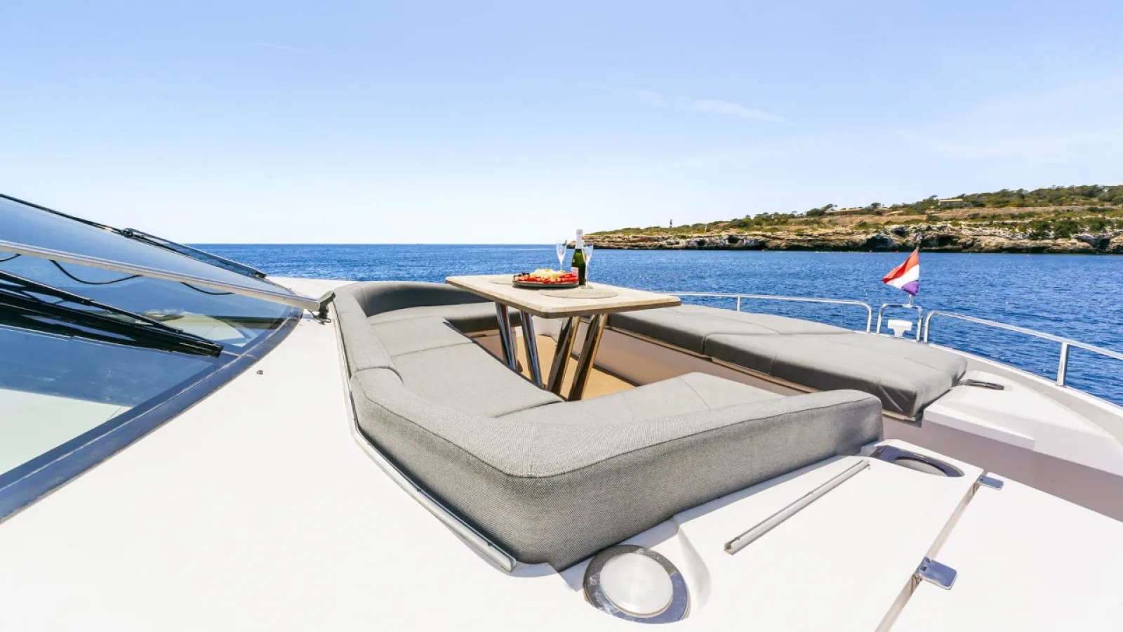 Bestboats SUNSEEKER 88 JUNIOR – Luxusyacht chartern Mallorca
