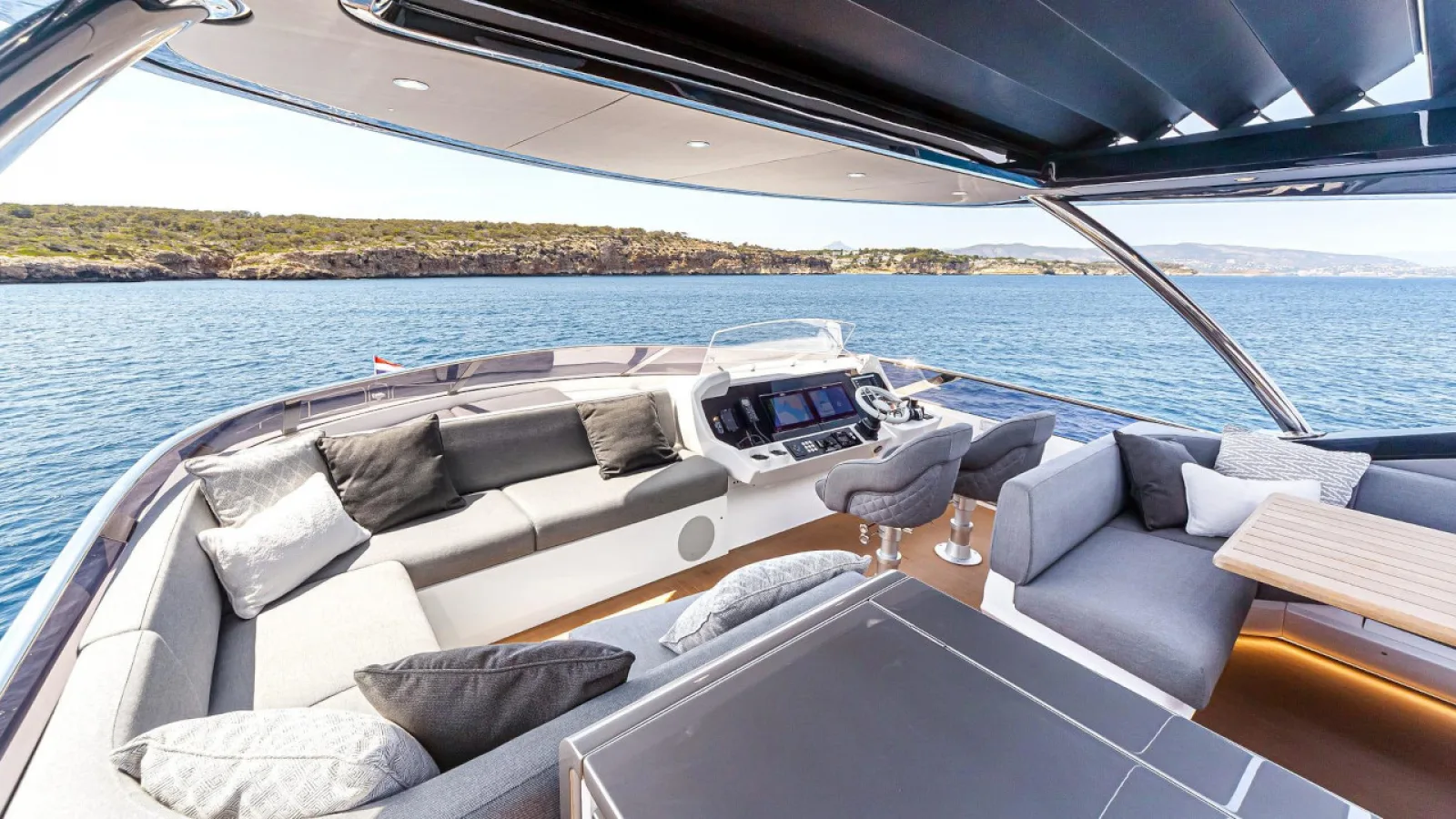 Bestboats SUNSEEKER 88 JUNIOR – Exklusive Yacht Mallorca
