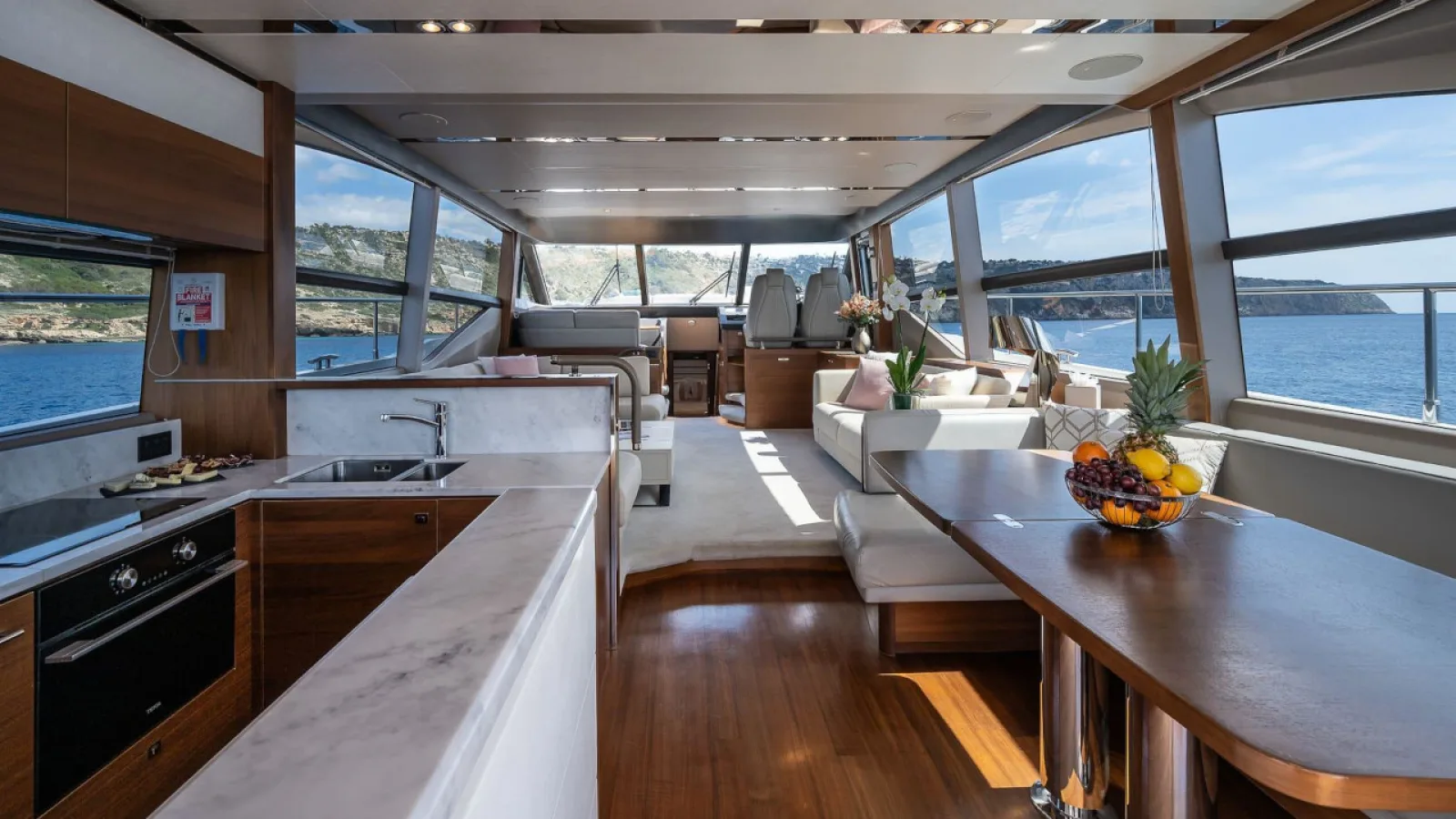 Bestboats PRINCESS 68 ZEN – Yacht Charter Mallorca