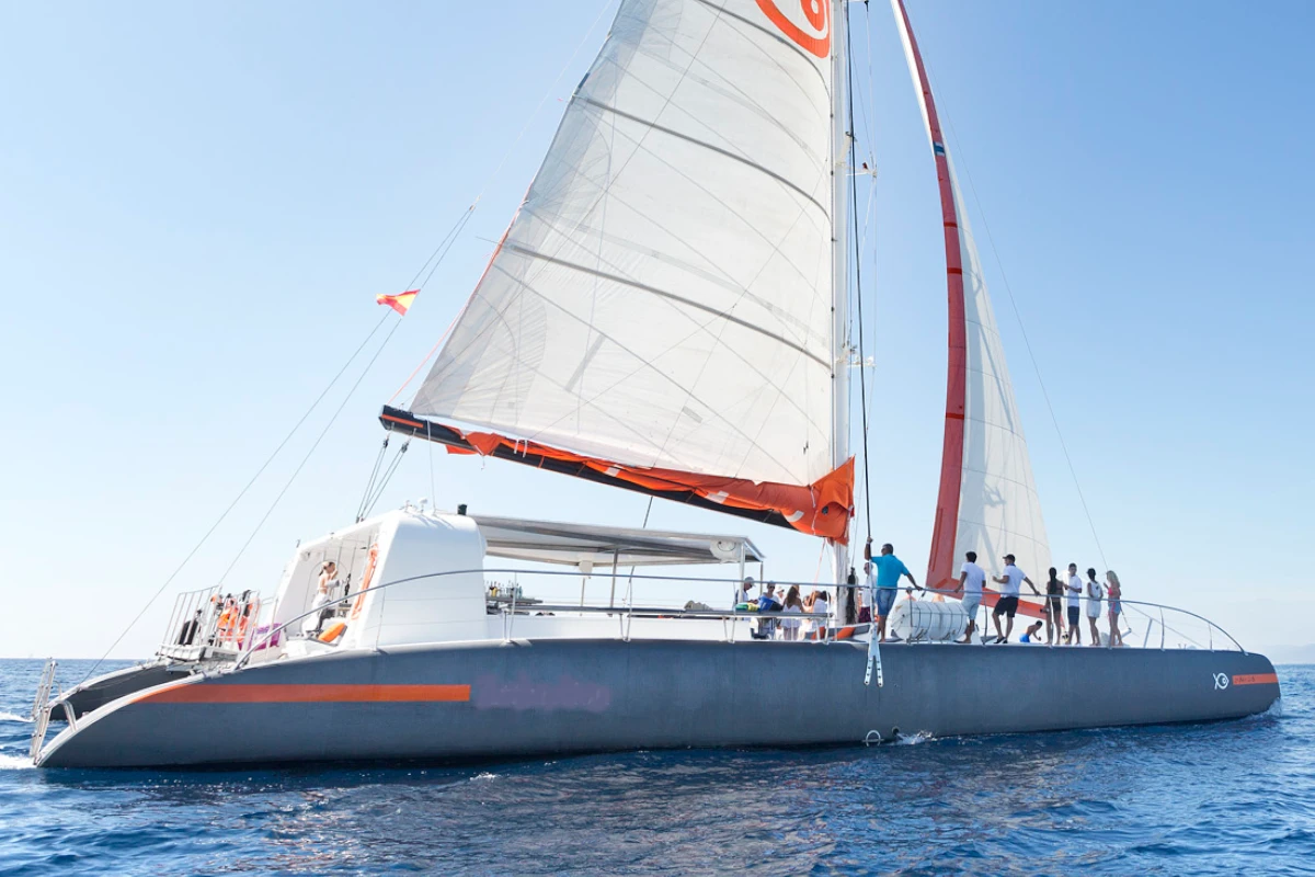 KATAMARAN Attraction - Alquiler in Palma