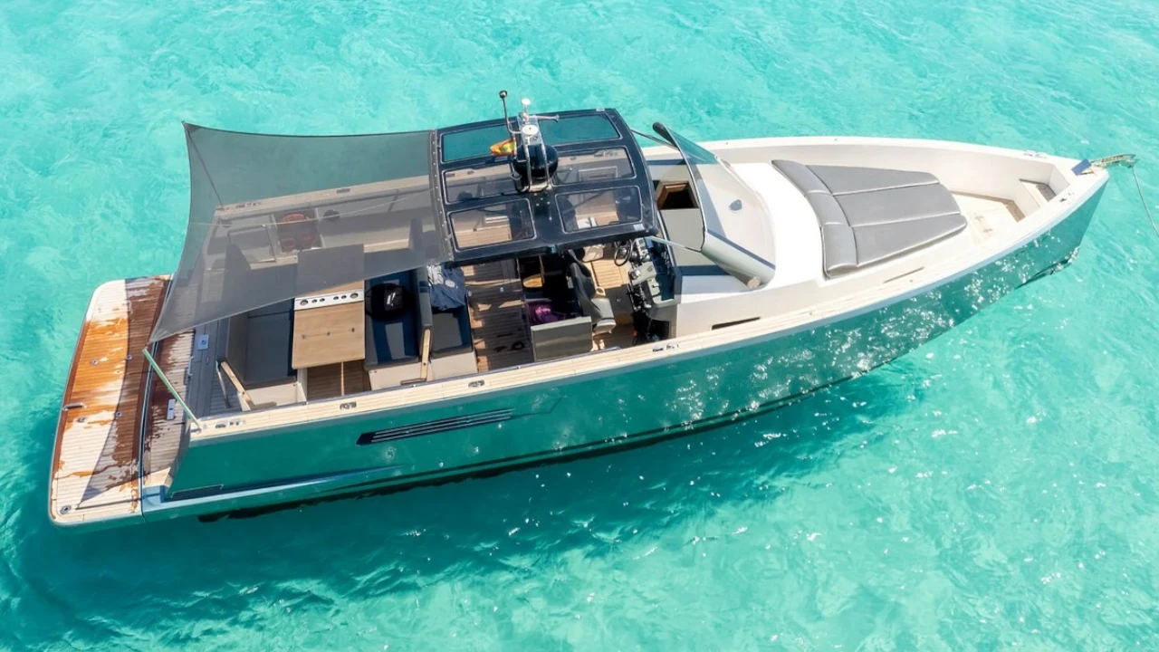 FJORD 40 OPEN Baia - Charter in Cala Nova