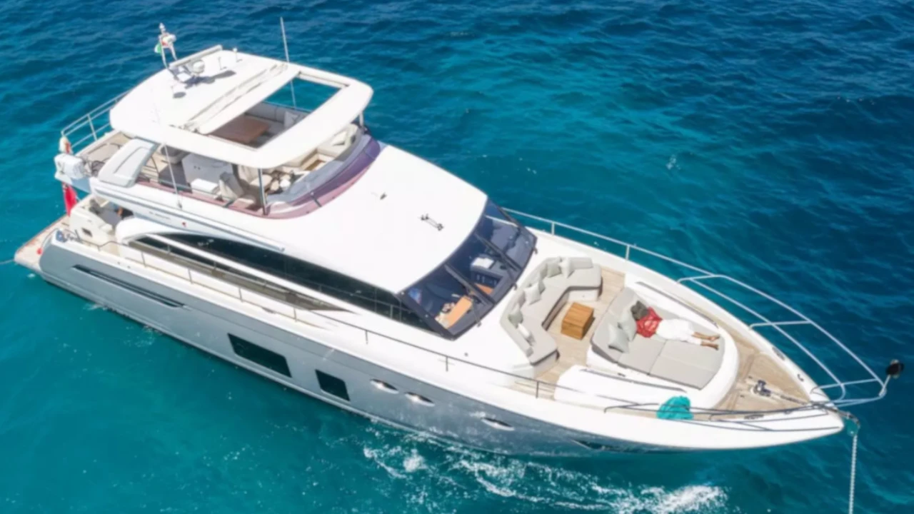 PRINCESS 68 Free Soul - Charter in Port Adriano