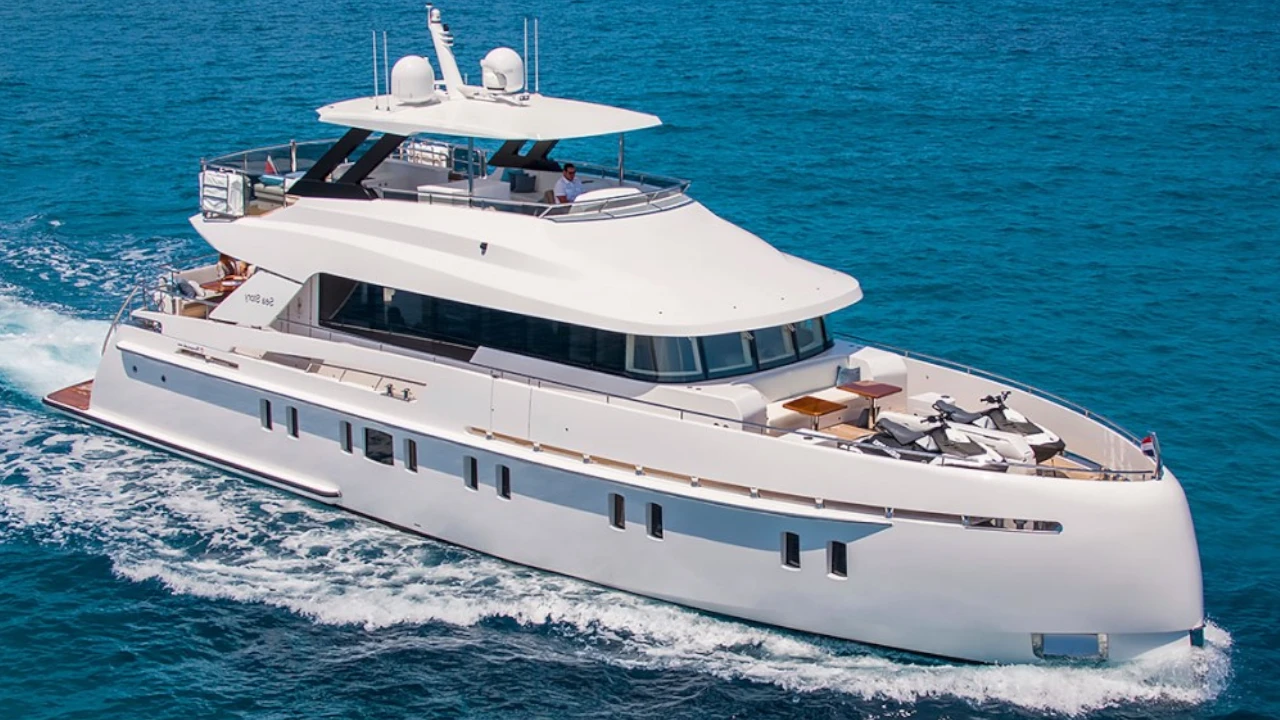 VANQUISH 82 Sea Story - Charter in Ibiza/Mallorca