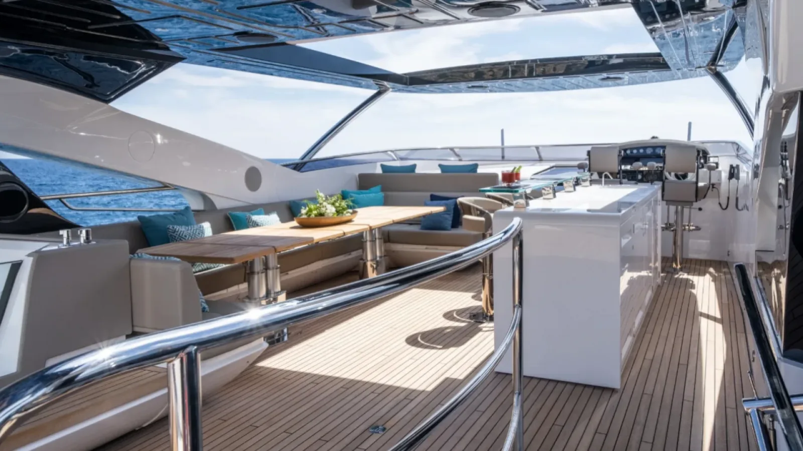 Bestboats SUNSEEKER 95 YACHT HIGH ENERGY – Yate Exclusivo Mallorca