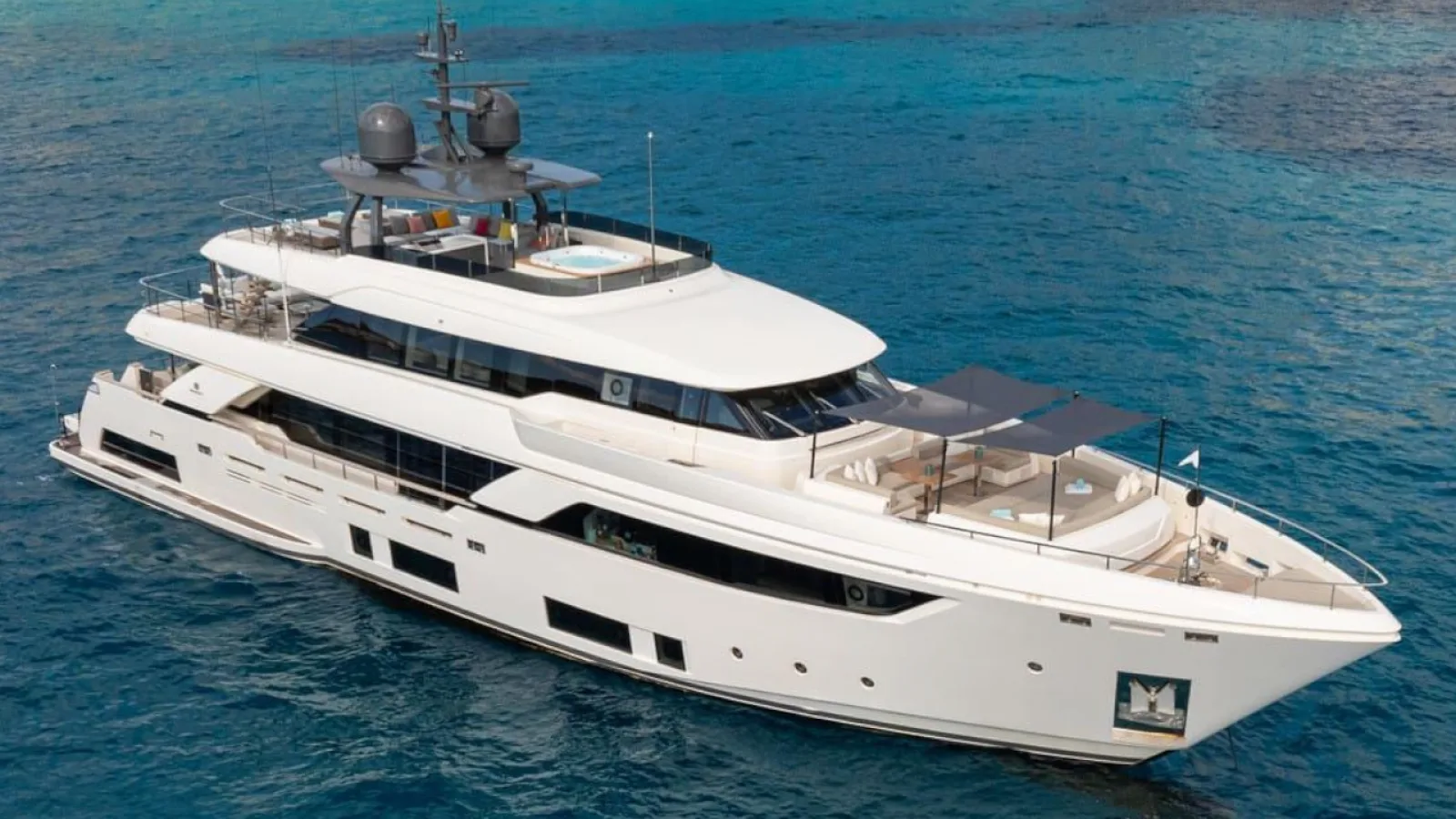 Bestboats FERRETTI CUSTOM LINE 37M Kiki V – Charter Yate Lujo Mallorca
