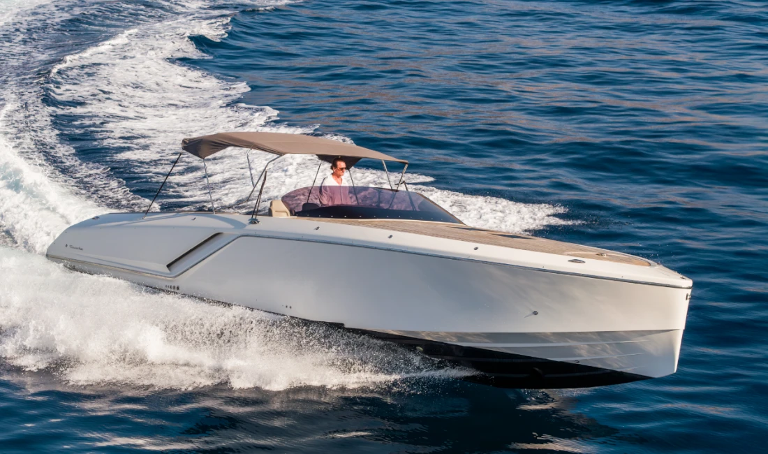 FRAUSCHER 1212 GHOST – WHITE PEARL WHITE PEARL | Motorboot mieten | Motoryacht chartern Mallorca | Bestboats
