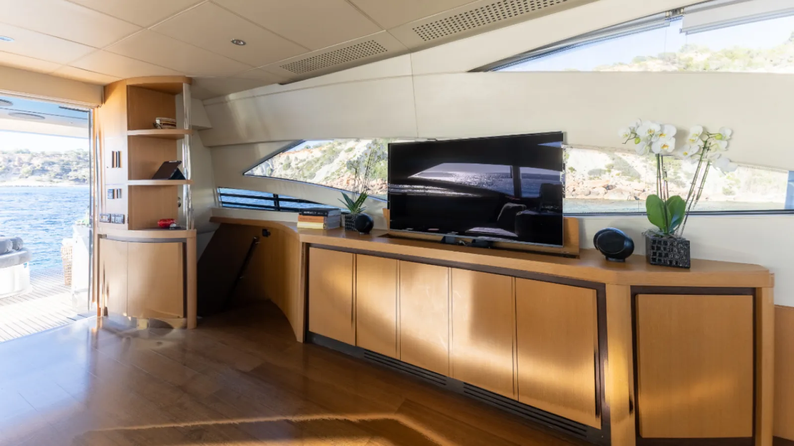 Bestboats PERSHING 90 XAMAN – Yachtcharter Mallorca