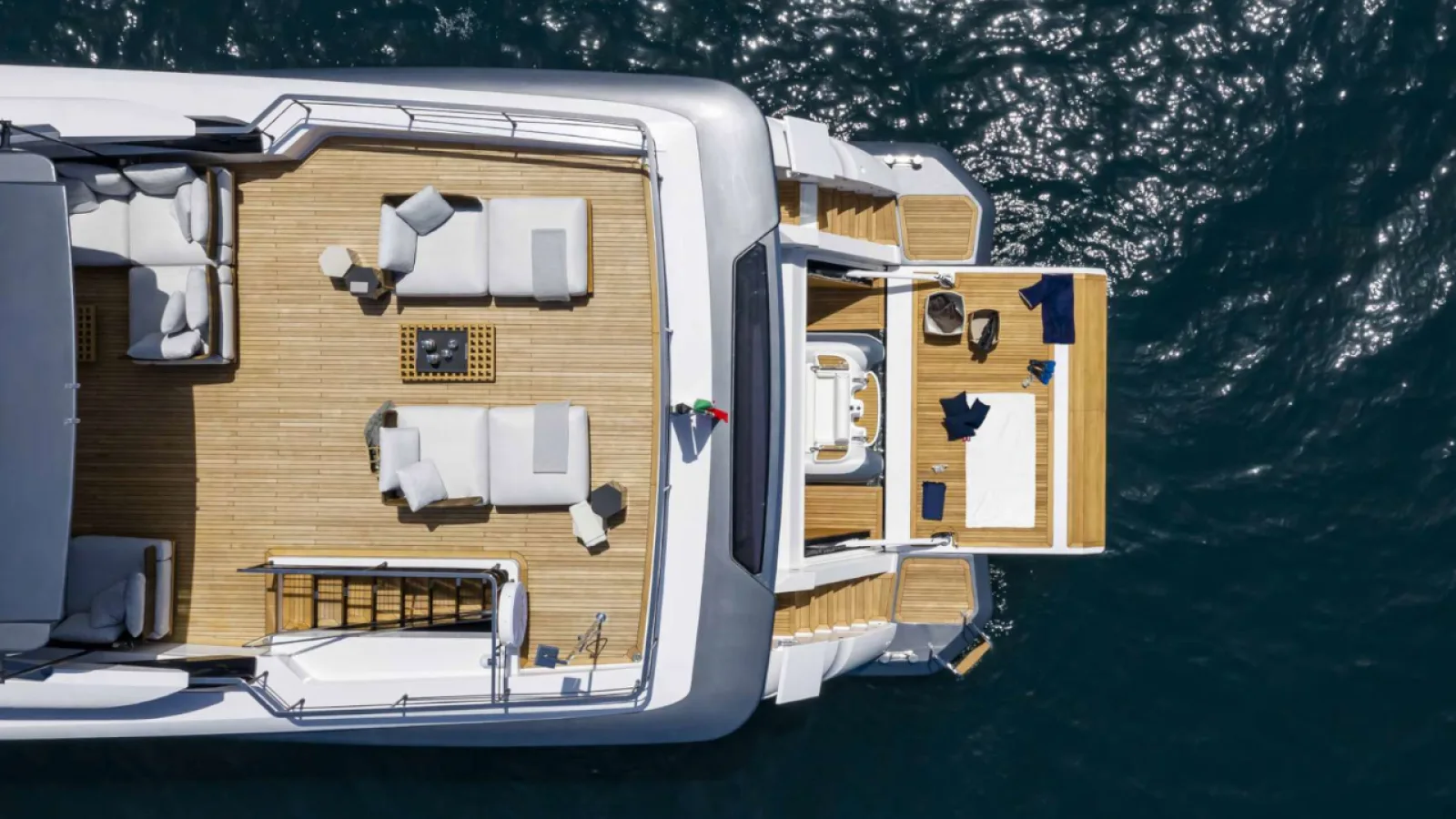 Bestboats FERRETTI CUSTOM LINE 106 Alvium – Yachtcharter Mallorca