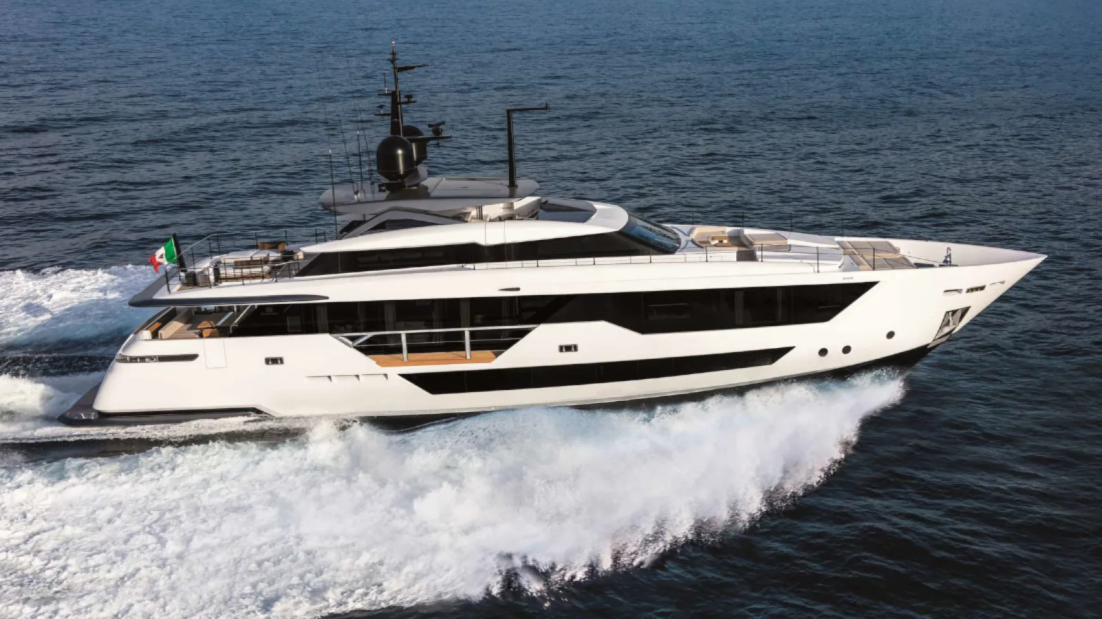 Bestboats FERRETTI CUSTOM LINE 106 Alvium – Yachtcharter Mallorca