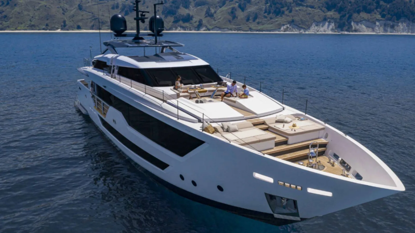 Bestboats FERRETTI CUSTOM LINE 106 Alvium – Exklusive Yacht Mallorca