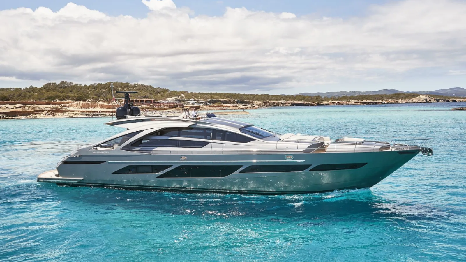 Bestboats PERSHING 9X Baloo III – Exklusive Yacht Mallorca