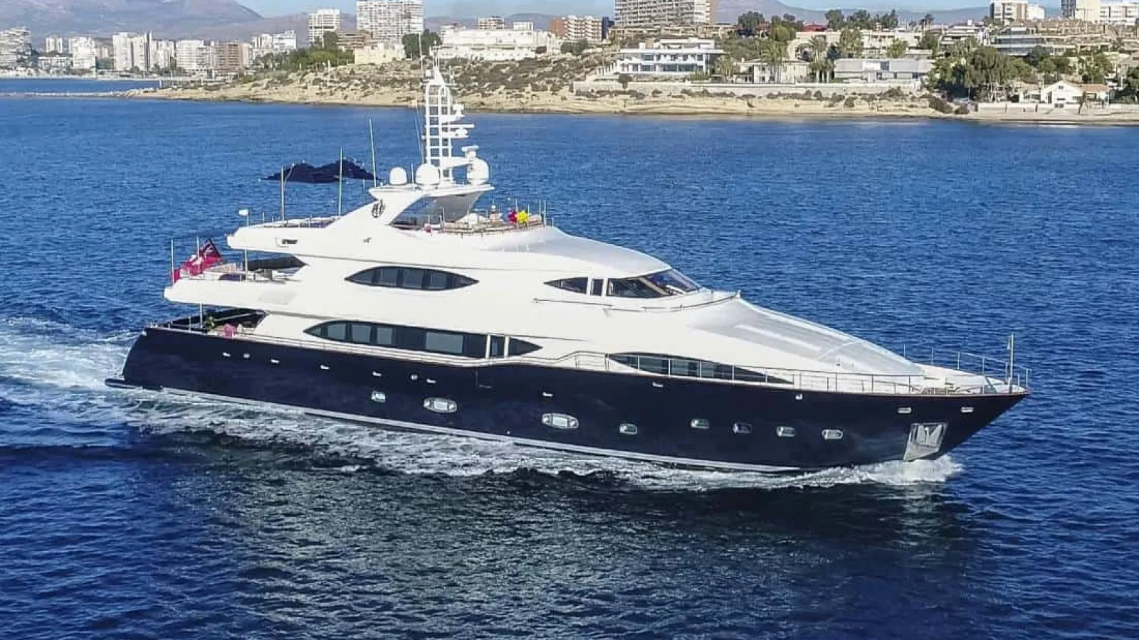 Bestboats CRN 130 Bunker – Luxusyacht chartern Mallorca
