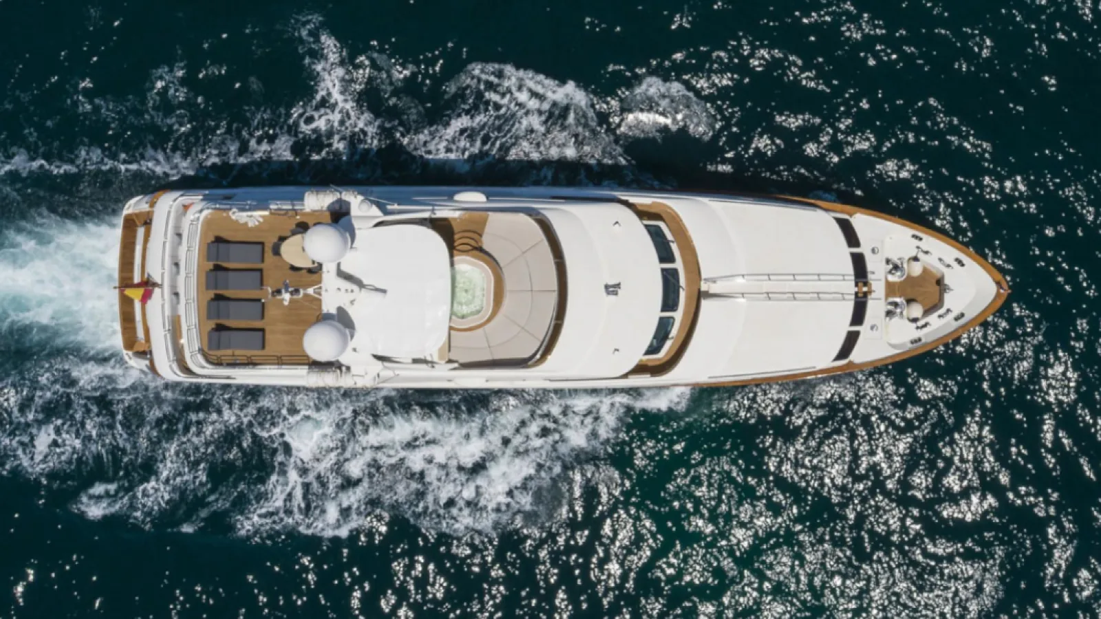 Bestboats BENETTI 37 ELENA NUEVE – Yachtcharter Mallorca