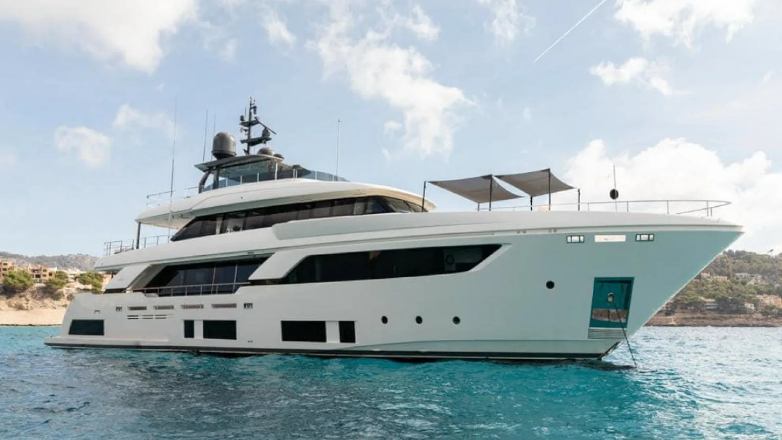 Bestboats FERRETTI CUSTOM LINE 37M Kiki V – Private Yacht Mallorca