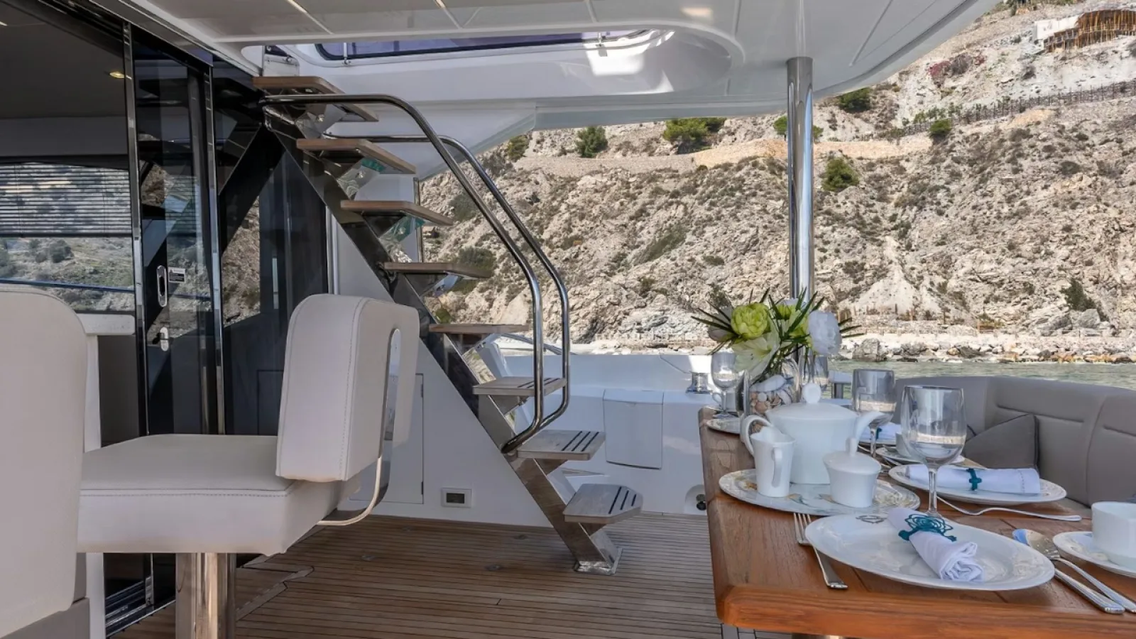 Bestboats SUNSEEKER MANHATTAN 66 LA NONNO – Alquilar Barco Mallorca