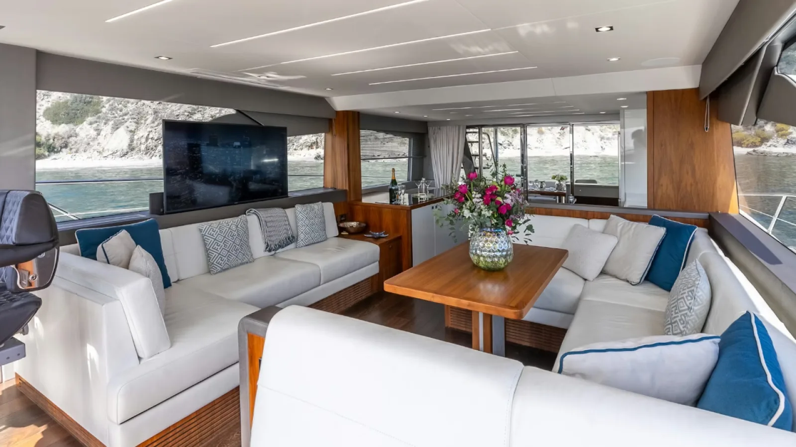 Bestboats SUNSEEKER MANHATTAN 66 LA NONNO – Charter Mallorca