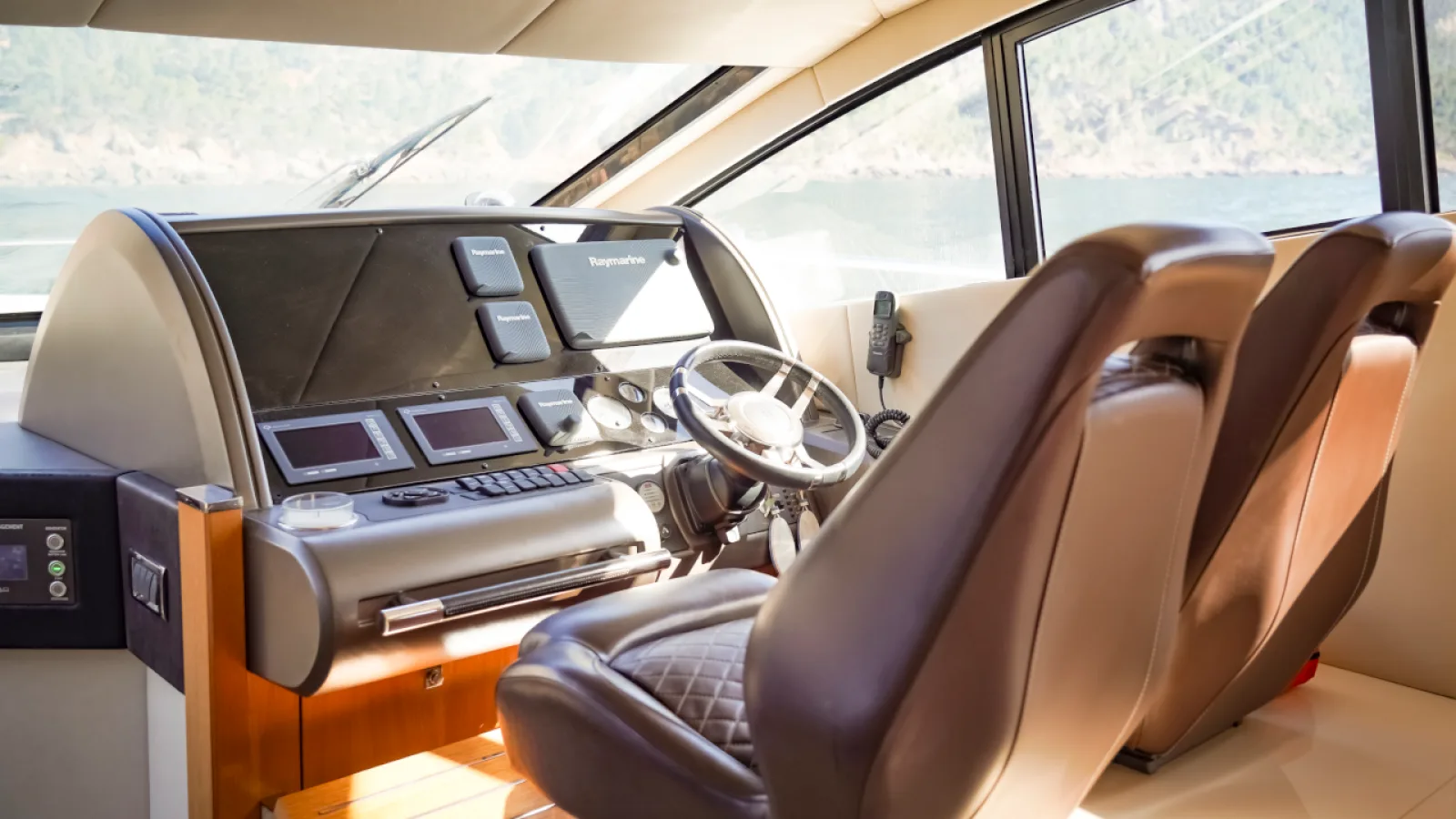 Bestboats SUNSEEKER MANHATTAN 53 PERFECTION – Rent Boat Mallorca
