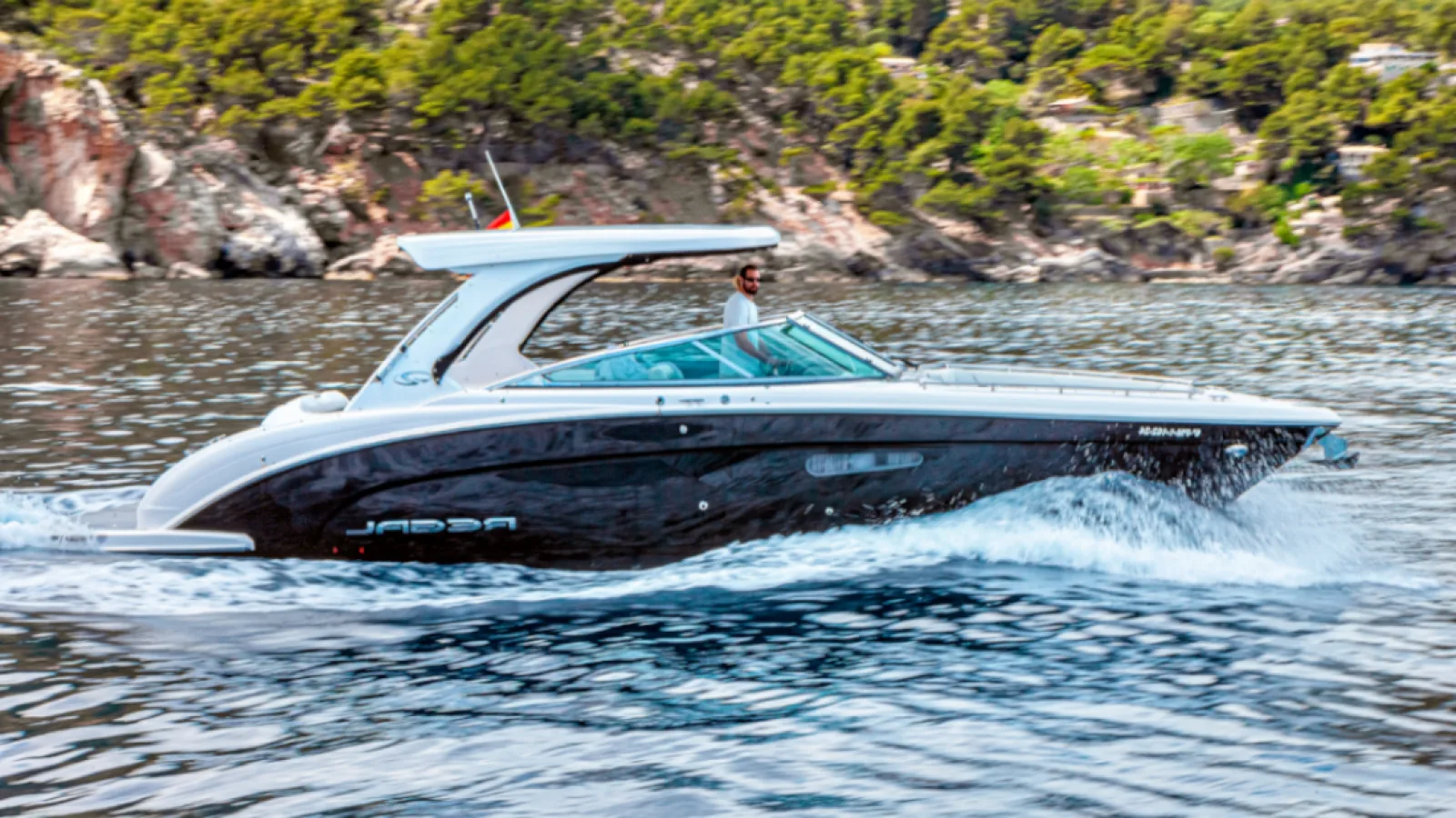 Bestboats REGAL 3300 SEANNA – Alquilar Barco Mallorca