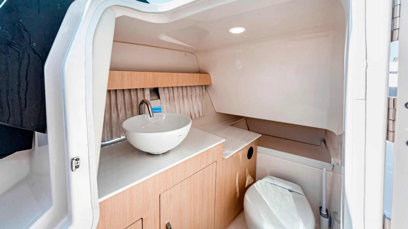 Bestboats REGAL 3300 SEANNA – Charter Yate Mallorca