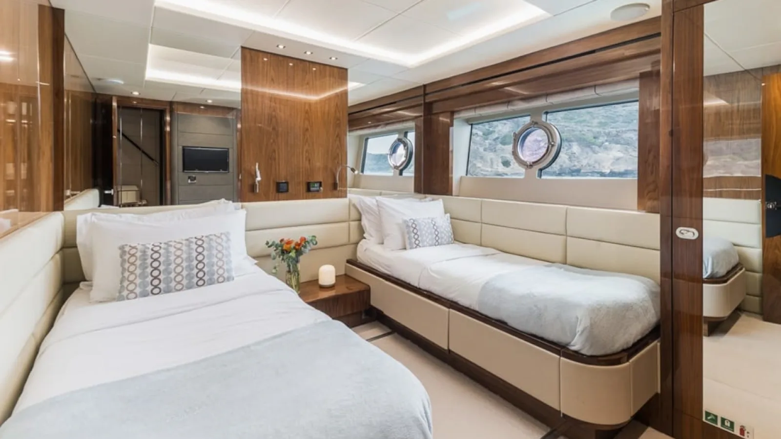Bestboats SUNSEEKER 86 STARDUST OF MARY – Luxusyacht chartern Mallorca