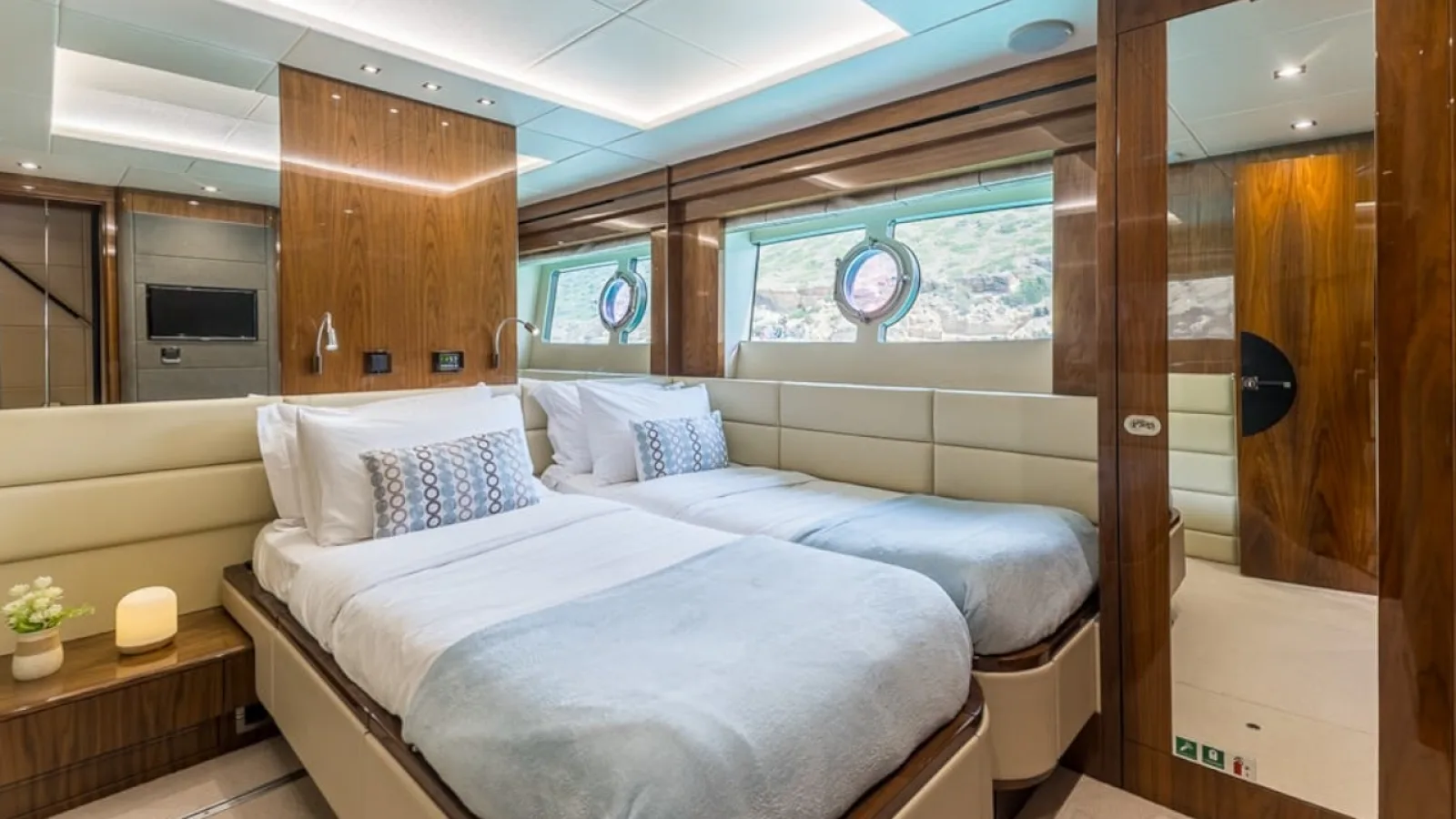 Bestboats SUNSEEKER 86 STARDUST OF MARY – Luxus Yachtcharter Mallorca