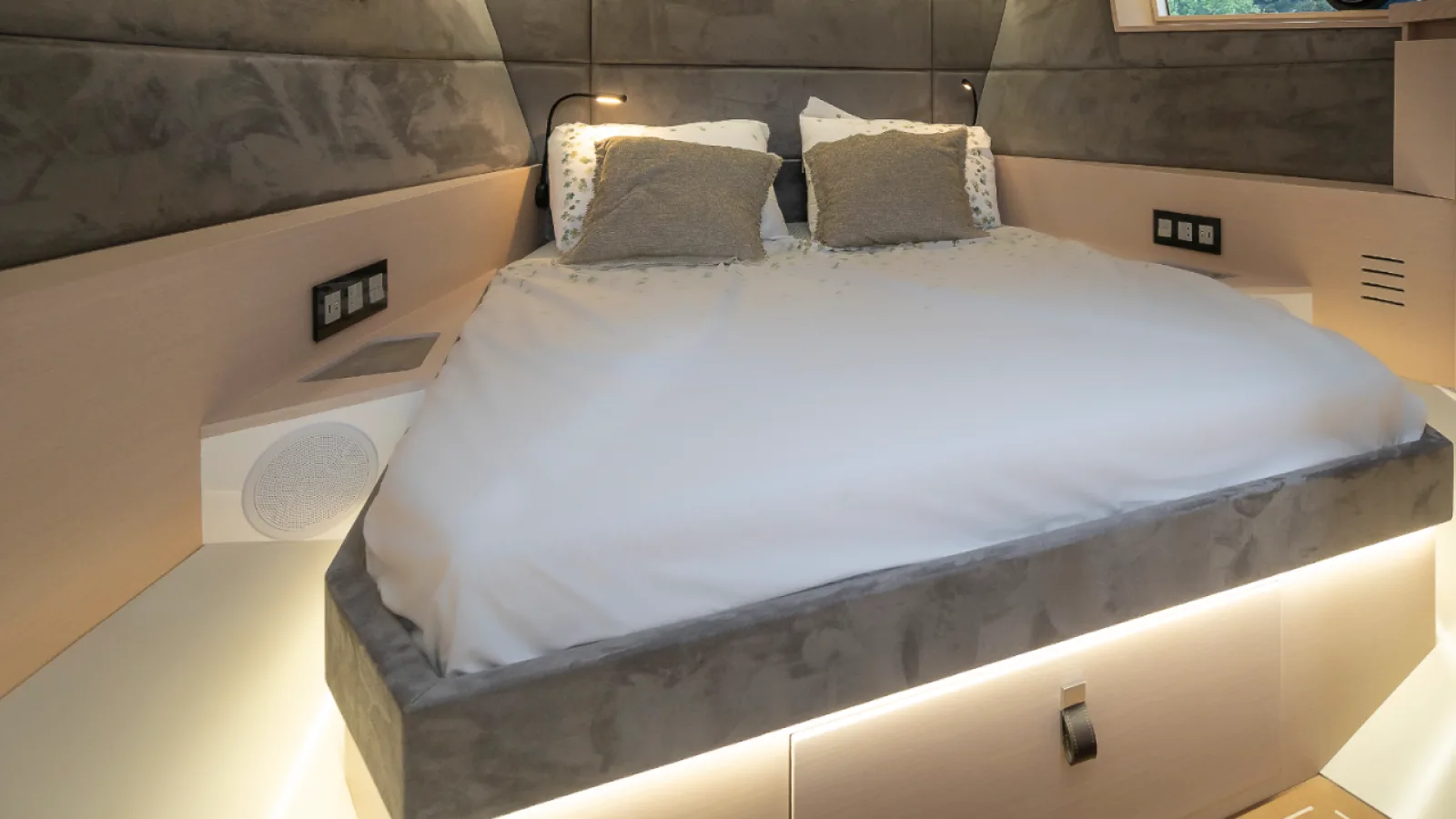 Bestboats TESORO T40 GTS – Boat Rental Mallorca