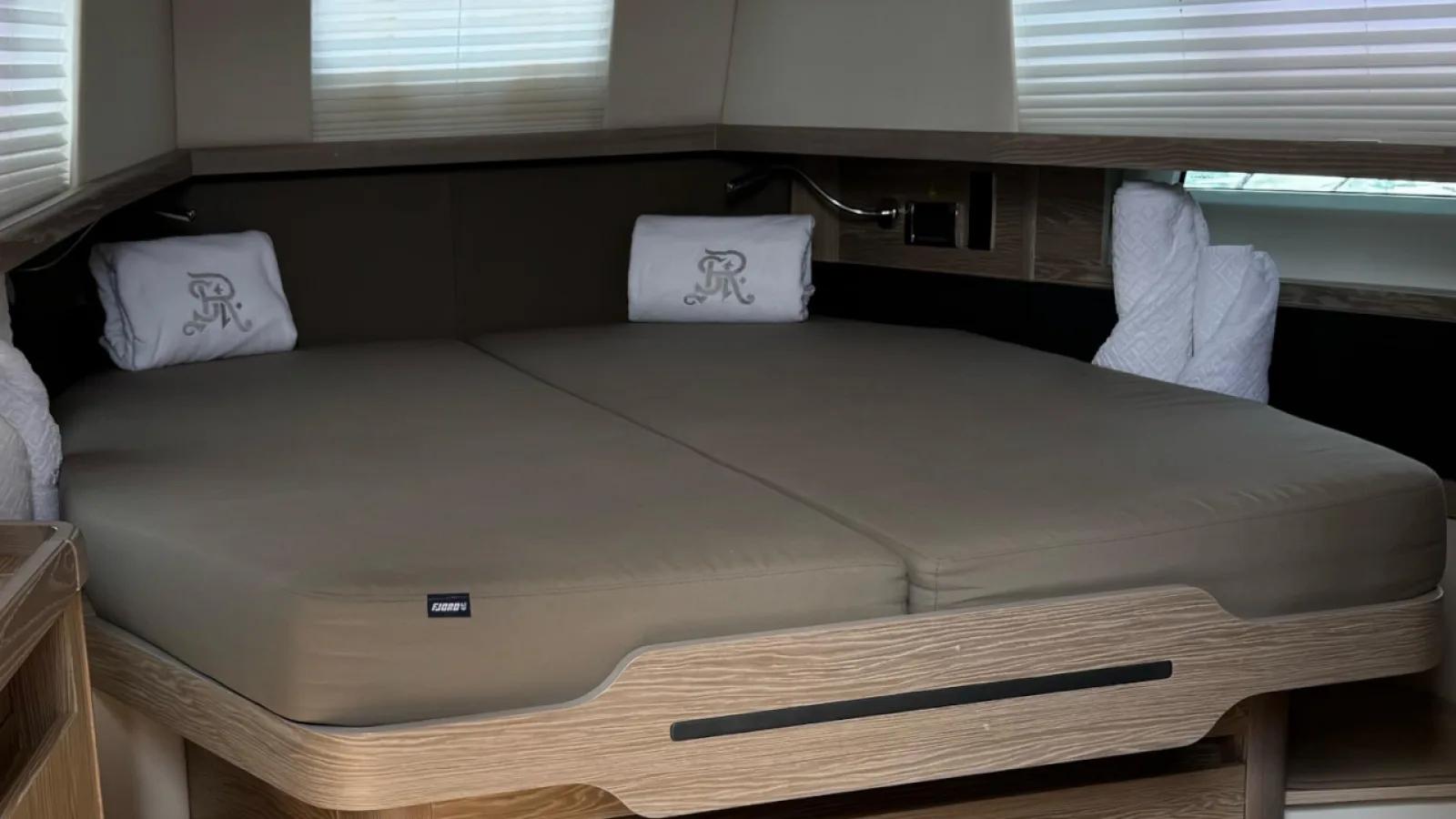 Bestboats FJORD 42 OPEN BLACK SHEEP – Motorboot mieten Mallorca