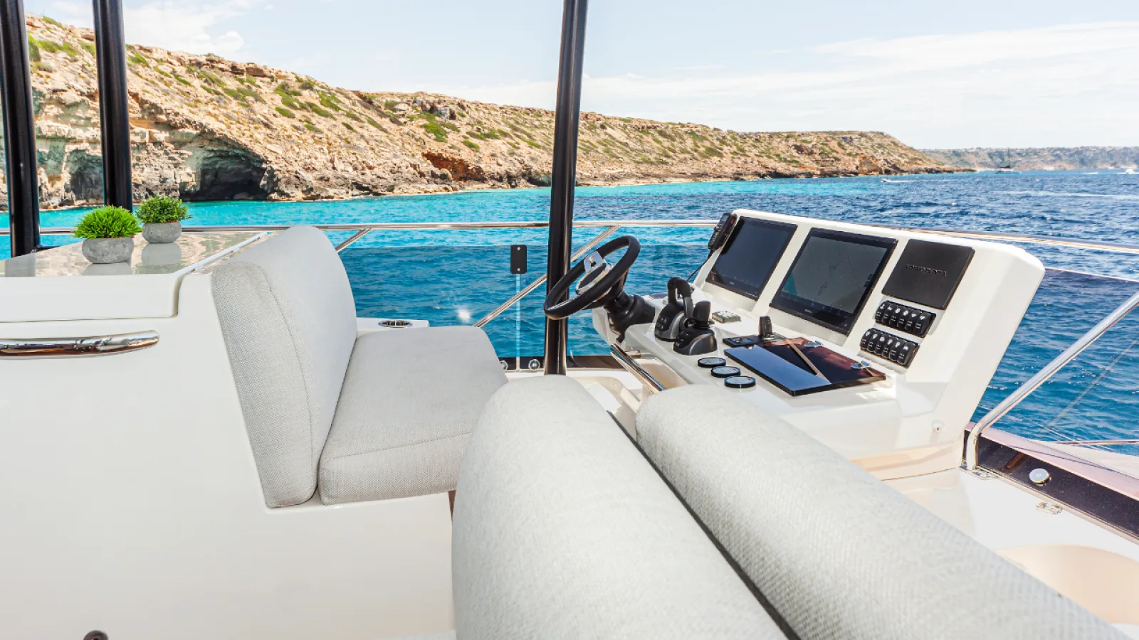 Bestboats PRESTIGE M48 SANDY SHORE – Katamaran chartern Mallorca