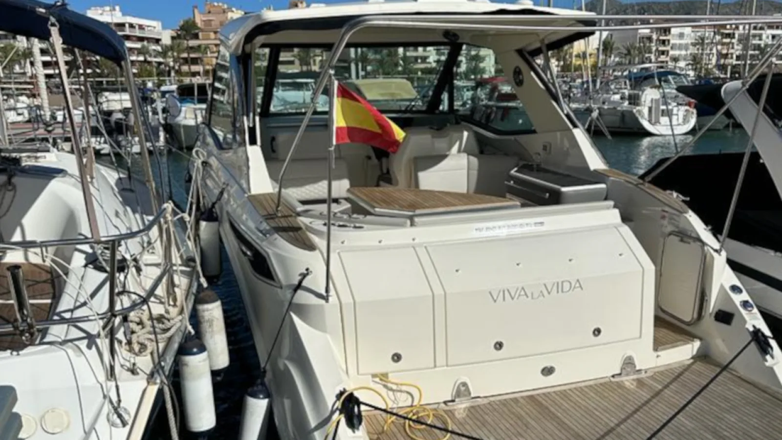 Bestboats SEA RAY SUNDANCER 320 COUPE Viva La Vida – Motorboot kaufen Mallorca