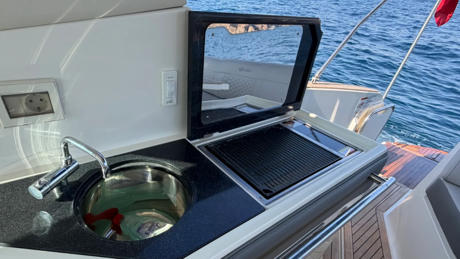 Bestboats SEA RAY SUNDANCER 320 COUPE Viva La Vida – Gebrauchte Yacht Mallorca