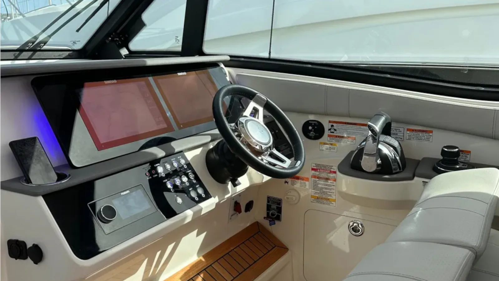 Bestboats SEA RAY SUNDANCER 320 COUPE Viva La Vida – Yacht Verkauf Mallorca