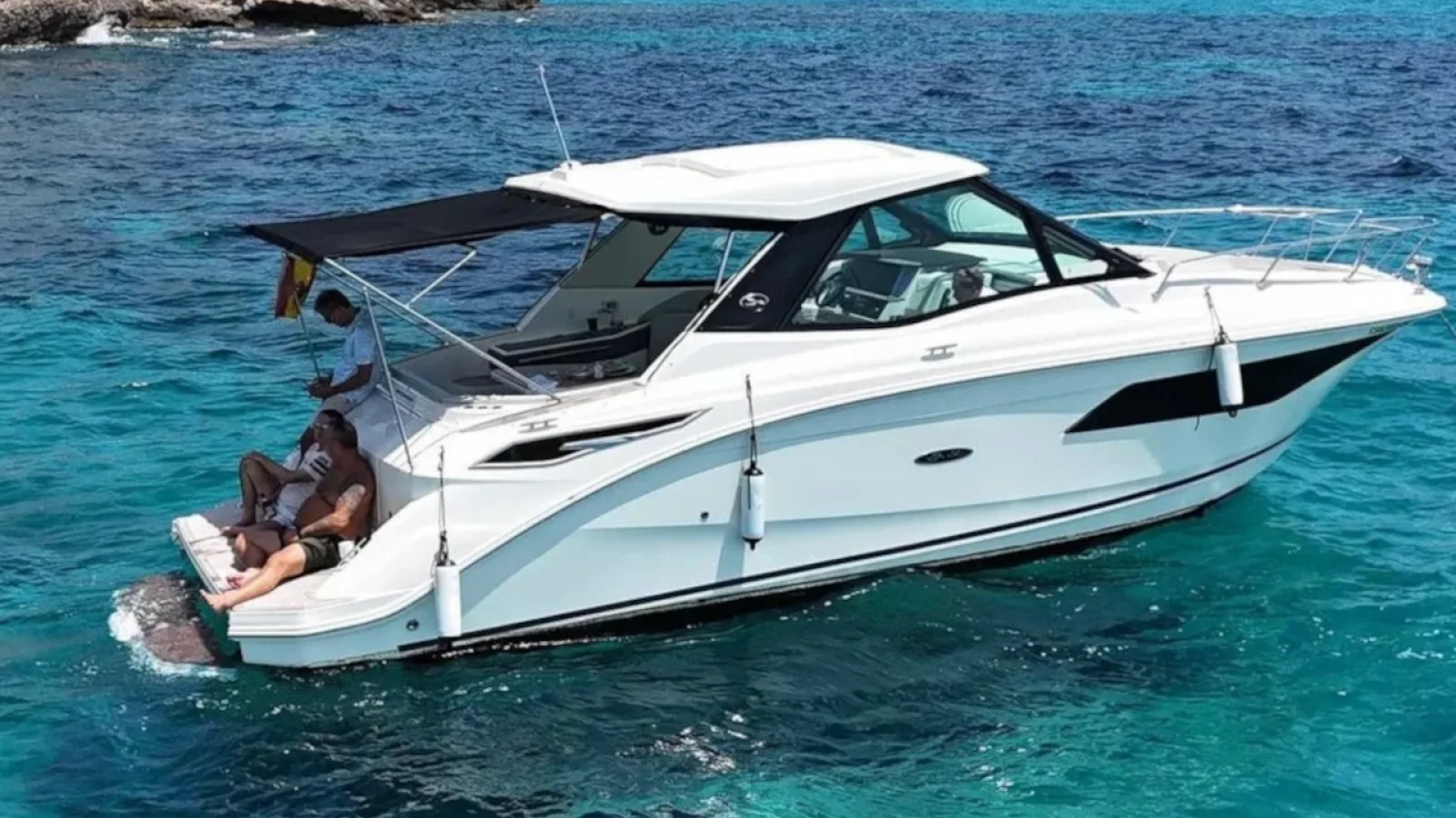 Bestboats SEA RAY SUNDANCER 320 COUPE Viva La Vida – Yachtverkauf Mallorca