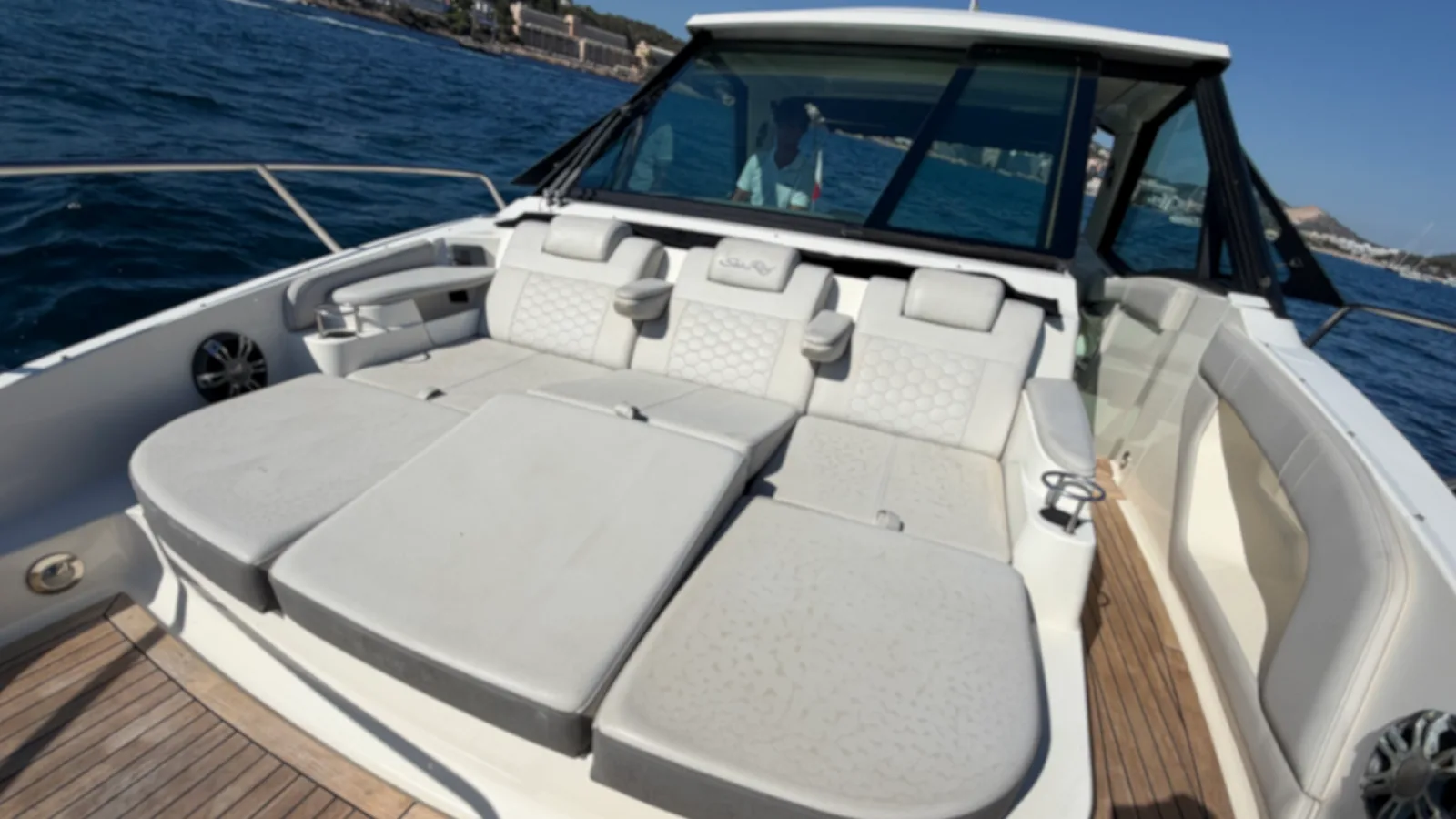 Bestboats SEA RAY SUNDANCER 320 COUPE Viva La Vida – Yachtverkauf Mallorca